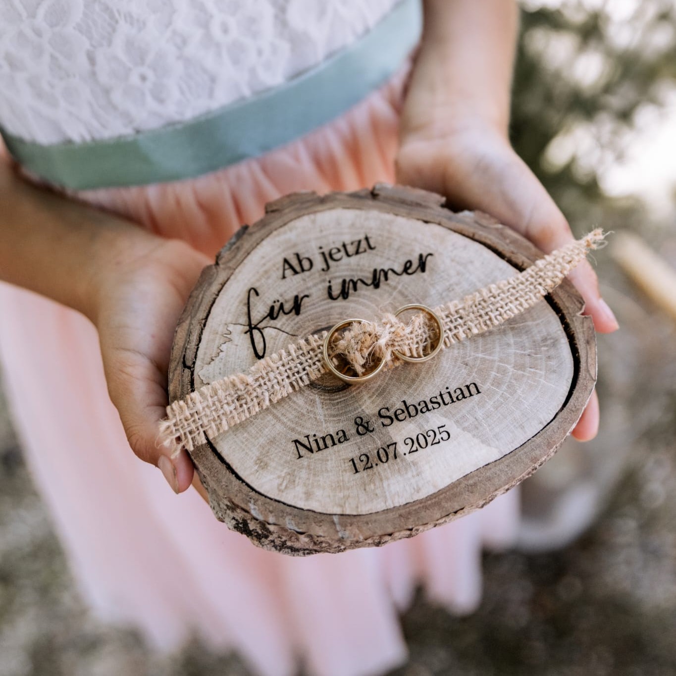 Ringträger aus Holz